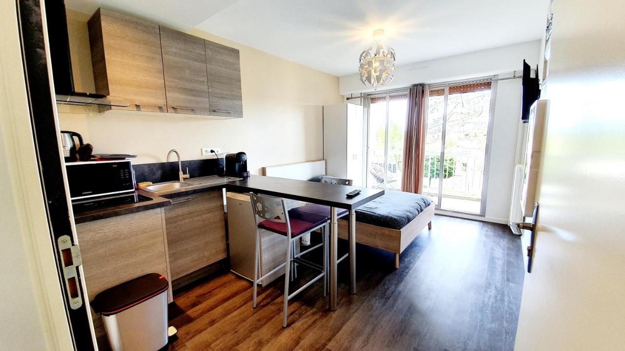 Le Studio Cosy D'Angelique Et David Avec Parking Rambouillet Ngoại thất bức ảnh