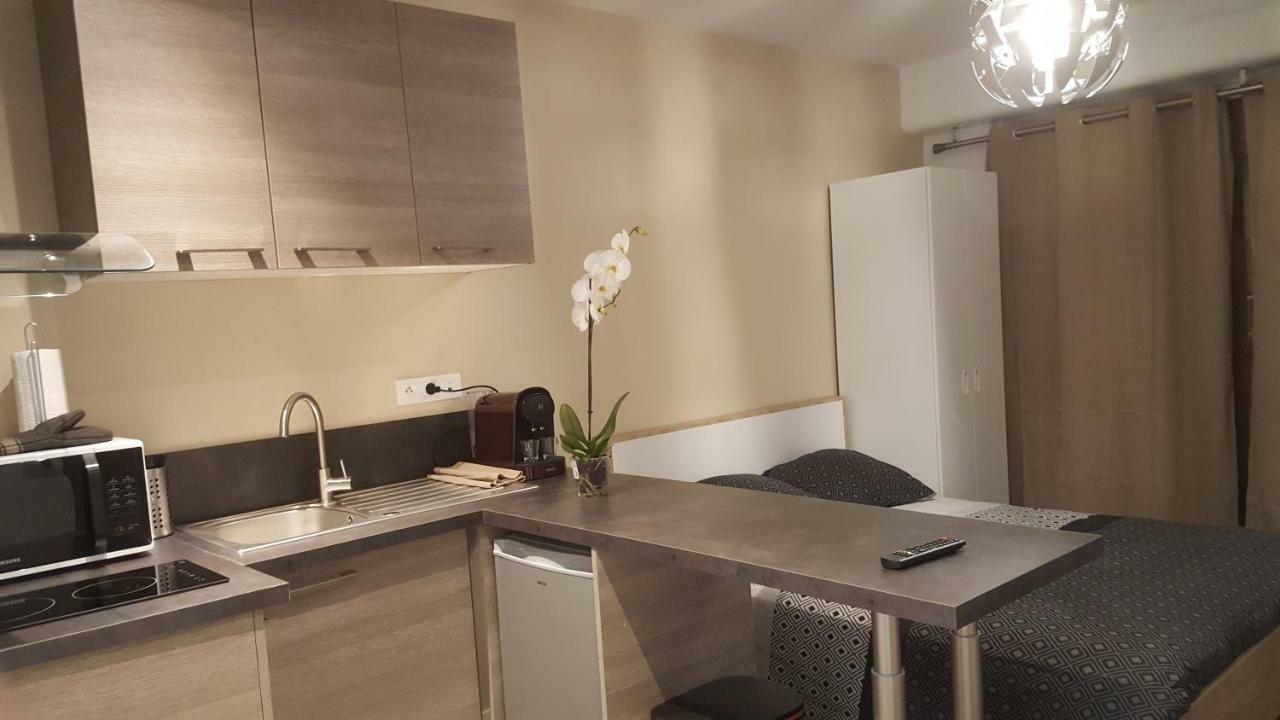 Le Studio Cosy D'Angelique Et David Avec Parking Rambouillet Ngoại thất bức ảnh